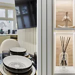 Studio Center Of Paris By Studio Prestige